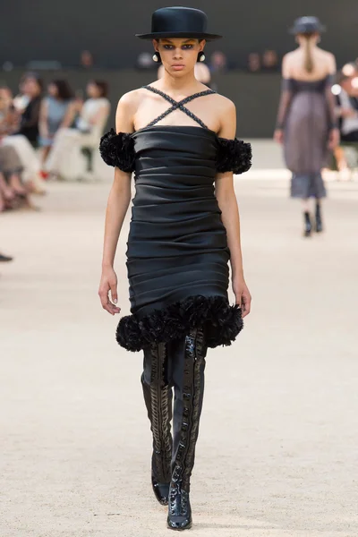 Look 49